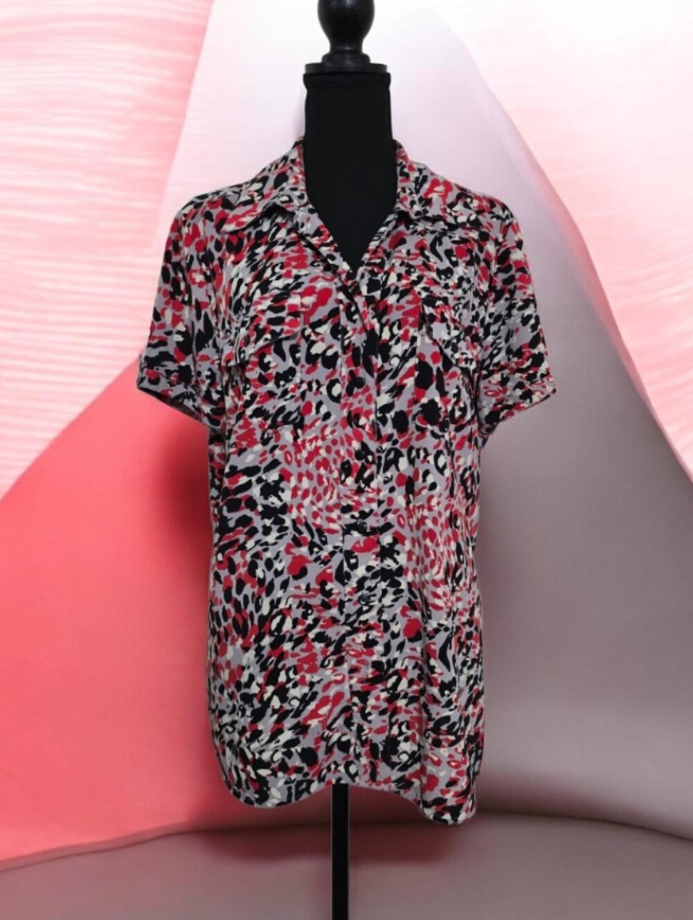 #1922 Notations Women's Short-Sleeve Blouse in Pink Black and White Print